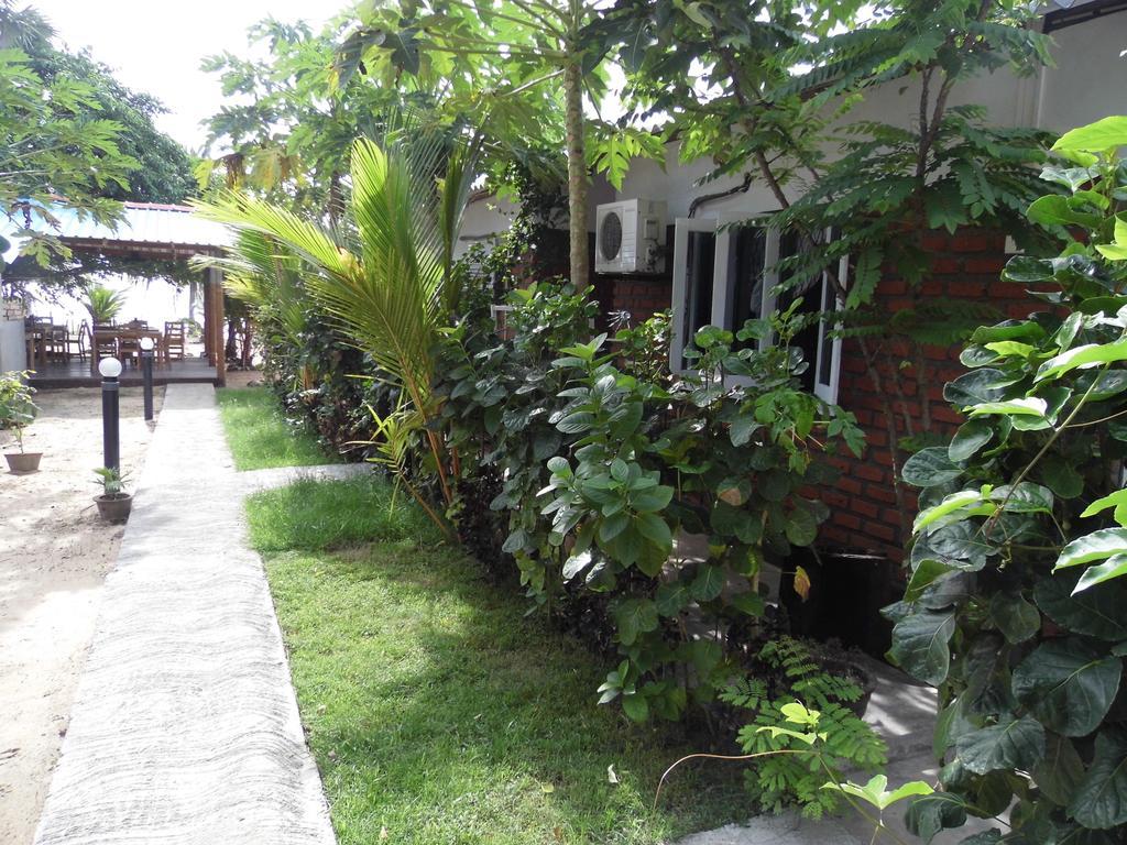 Etnico Surf Resort Arugam Bay Exteriör bild